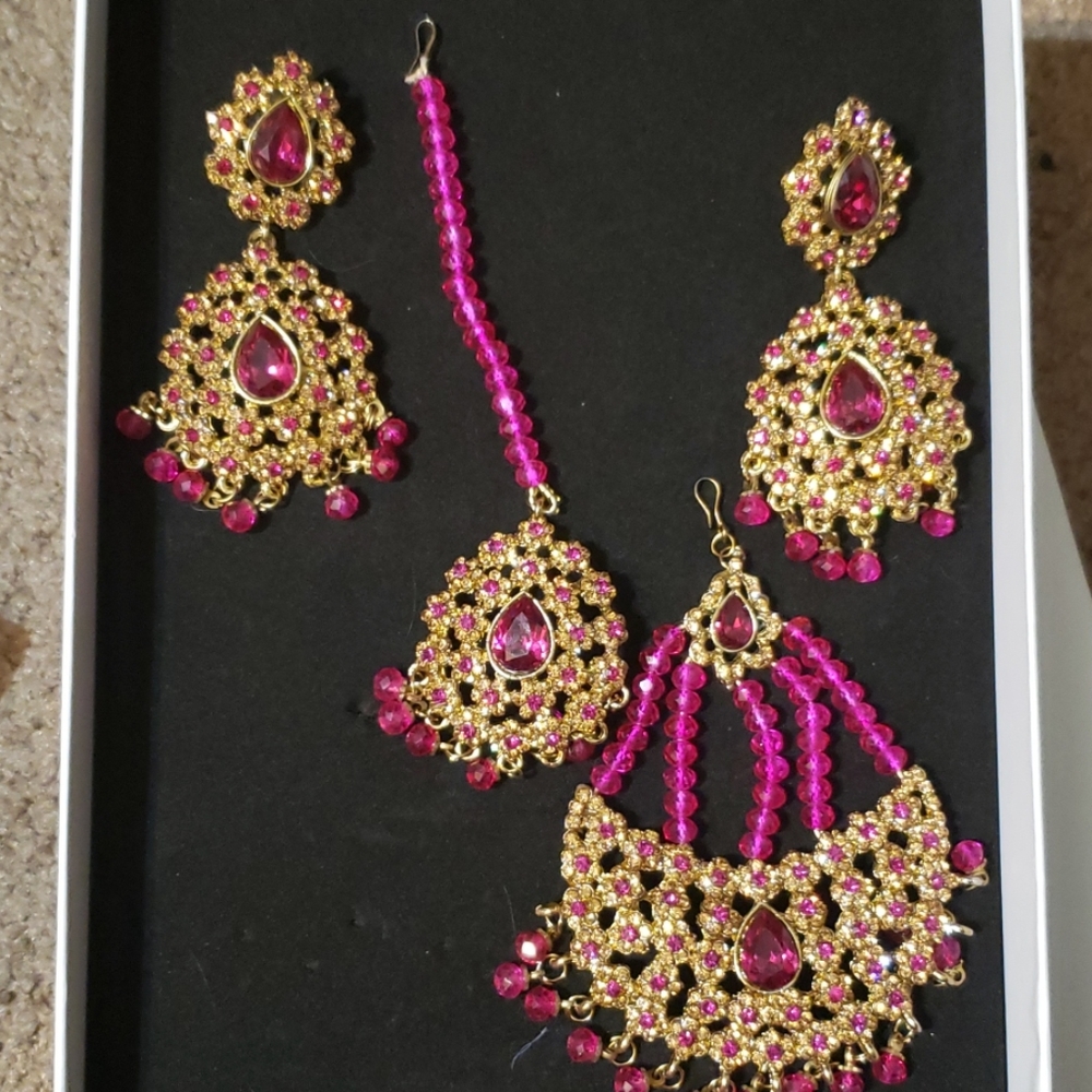 INDIAN Earrings and tikka set